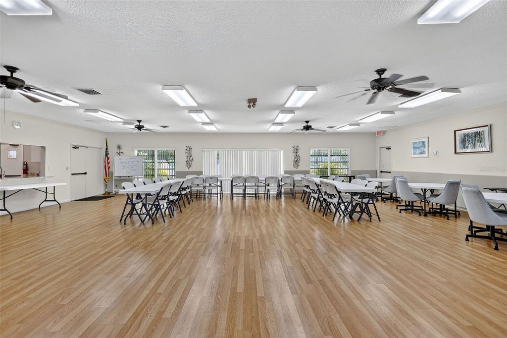 Image 39 of property listing at 4207 34TH AVENUE DRIVE W 4207, Bradenton, FL 34205