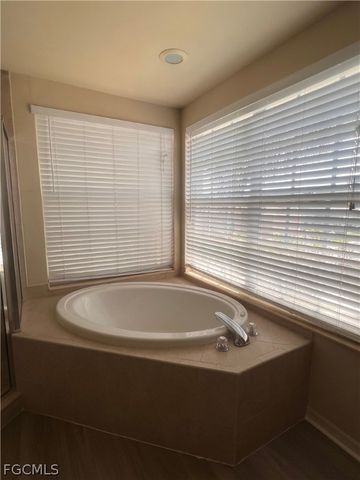 11230 Lakeland CIR, Fort Myers, FL 33913