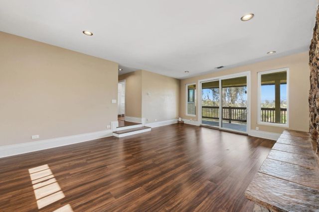 1521 Shadow Knolls Ln, El Cajon, CA 92020