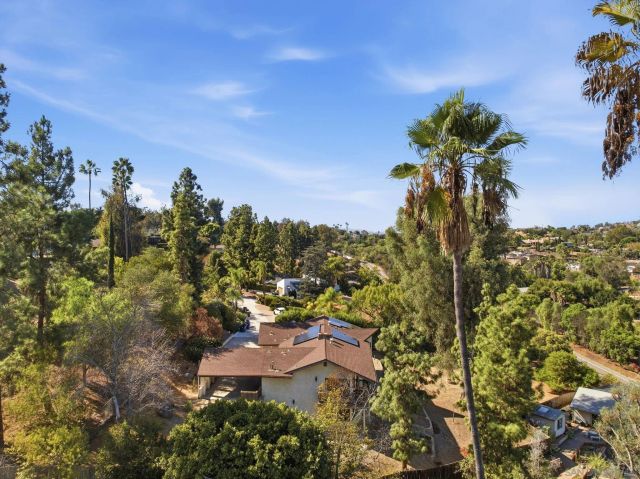 1521 Shadow Knolls Ln, El Cajon, CA 92020