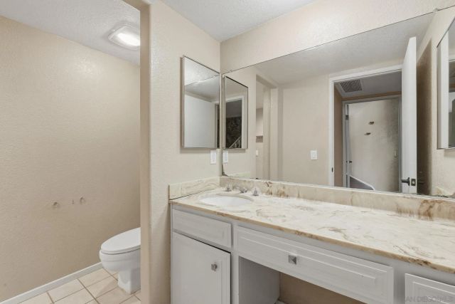 1521 Shadow Knolls Ln, El Cajon, CA 92020