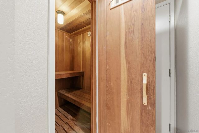 1521 Shadow Knolls Ln, El Cajon, CA 92020