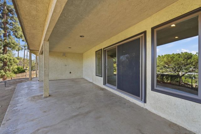 1521 Shadow Knolls Ln, El Cajon, CA 92020