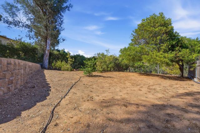1521 Shadow Knolls Ln, El Cajon, CA 92020