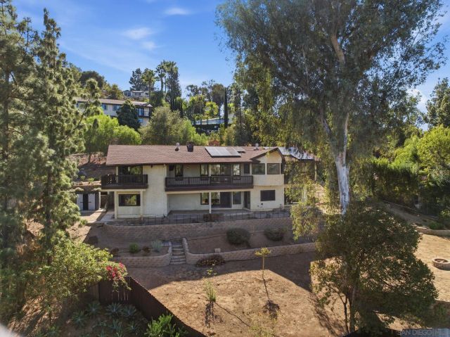 1521 Shadow Knolls Ln, El Cajon, CA 92020