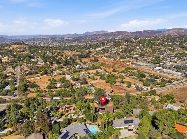 1521 Shadow Knolls Ln, El Cajon, CA 92020