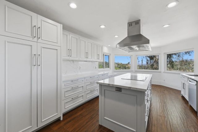 1521 Shadow Knolls Ln, El Cajon, CA 92020