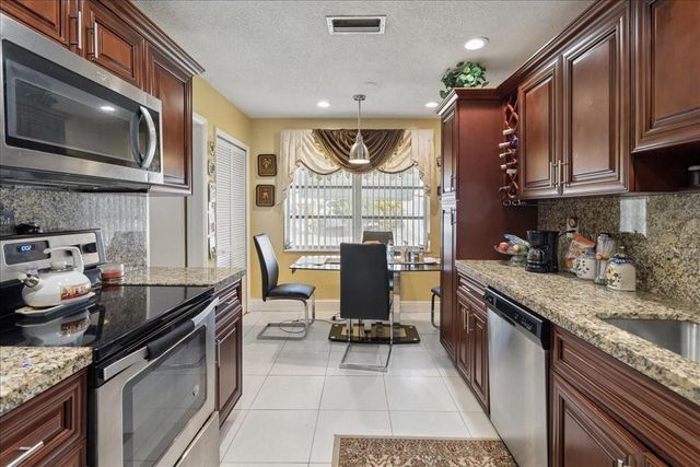 4290 NW 49th Terrace, Lauderdale Lakes, FL 33319
