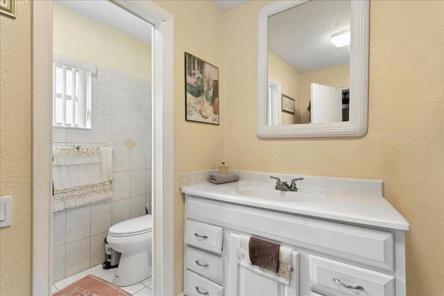 4290 NW 49th Terrace, Lauderdale Lakes, FL 33319