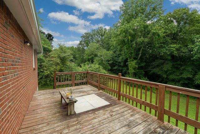 123 Ashland Dr, Ashland City, TN 37015