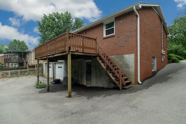 123 Ashland Dr, Ashland City, TN 37015
