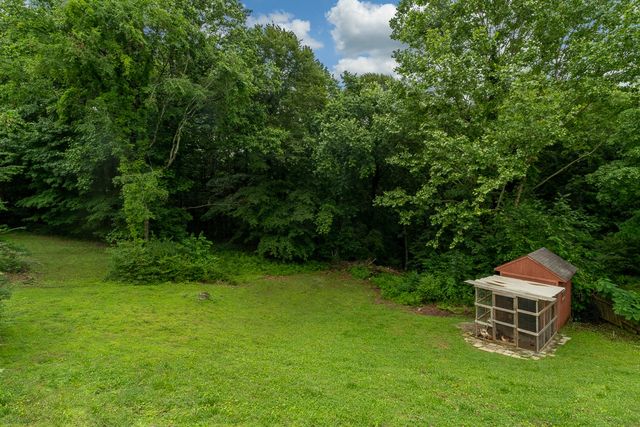 123 Ashland Dr, Ashland City, TN 37015