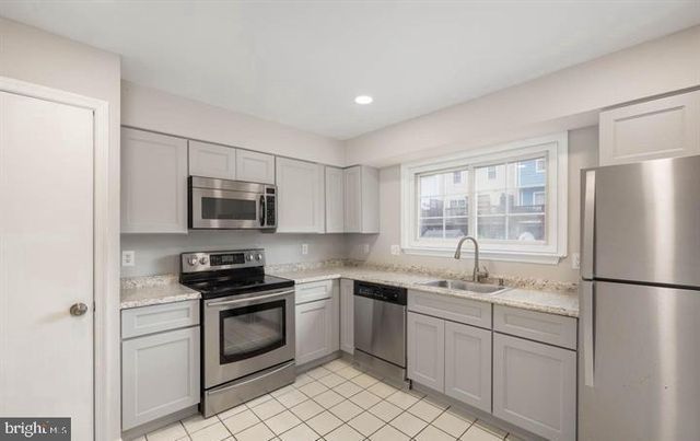 2924 MADEIRA CT, Woodbridge, VA 22192