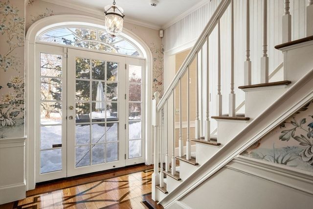 45 School St, Manchester, MA 01944