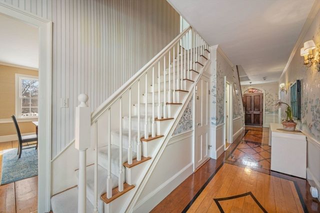 45 School St, Manchester, MA 01944