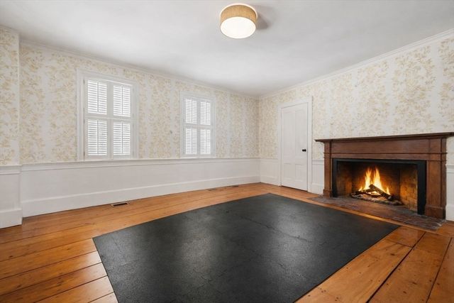 45 School St, Manchester, MA 01944