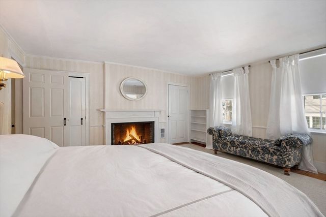 45 School St, Manchester, MA 01944