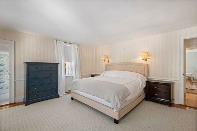45 School St, Manchester, MA 01944