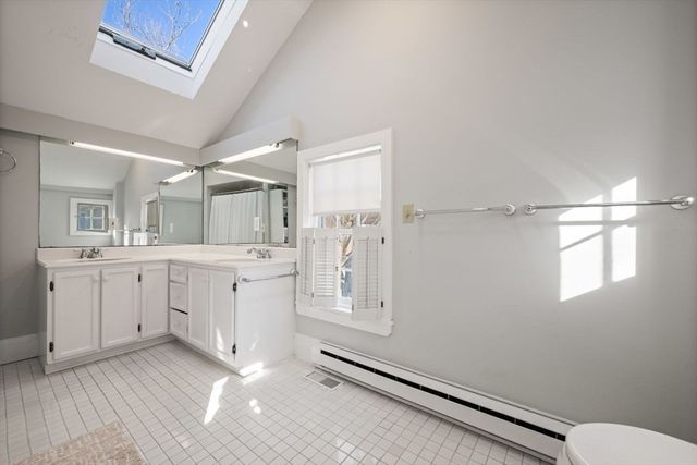 45 School St, Manchester, MA 01944