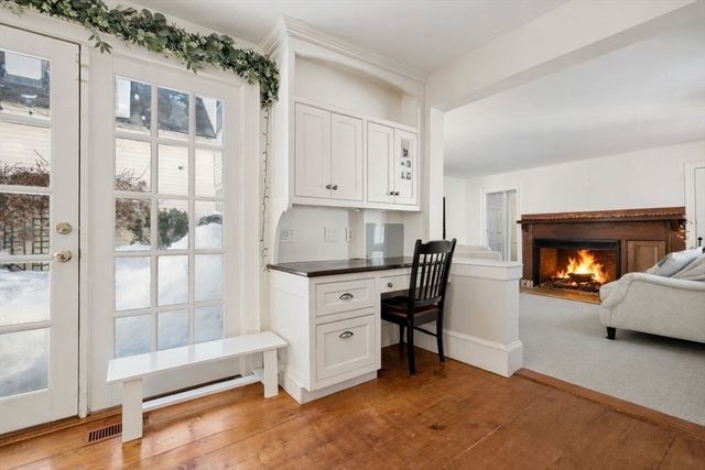 45 School St, Manchester, MA 01944