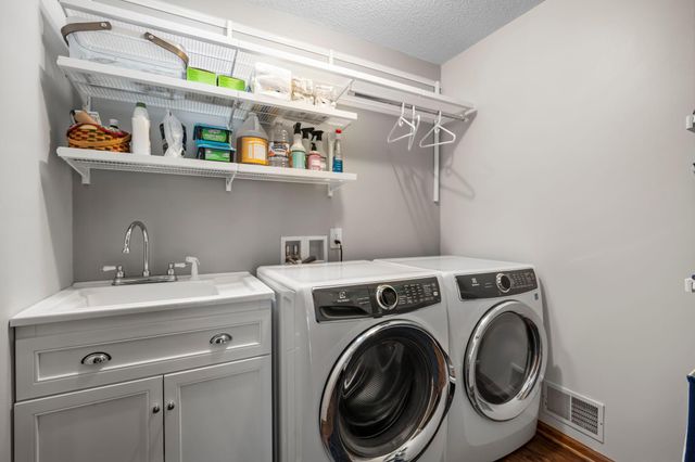 14483 Crescent Circle, Rosemount, MN 55068