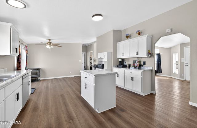 936 DEER FIELD Boulevard, Winslow, AZ 86047