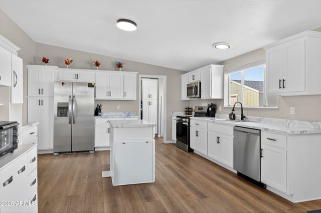 936 DEER FIELD Boulevard, Winslow, AZ 86047