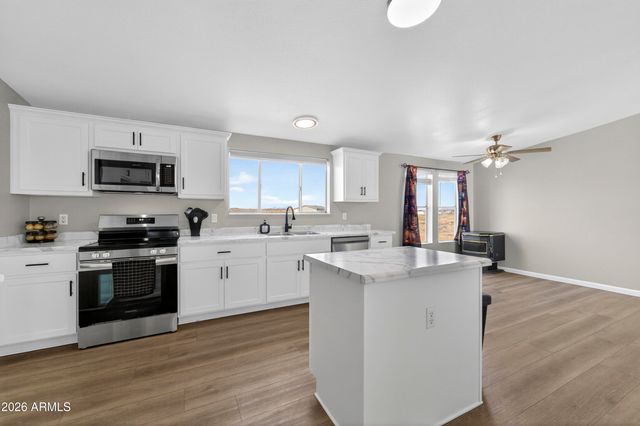 936 DEER FIELD Boulevard, Winslow, AZ 86047