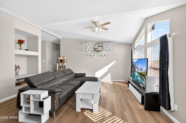 936 DEER FIELD Boulevard, Winslow, AZ 86047