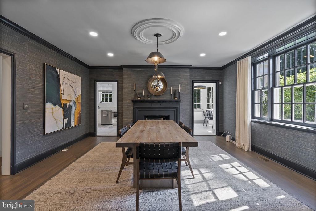Image 13 of property listing at 203 E HIGHFIELD RD, Baltimore, MD 21218