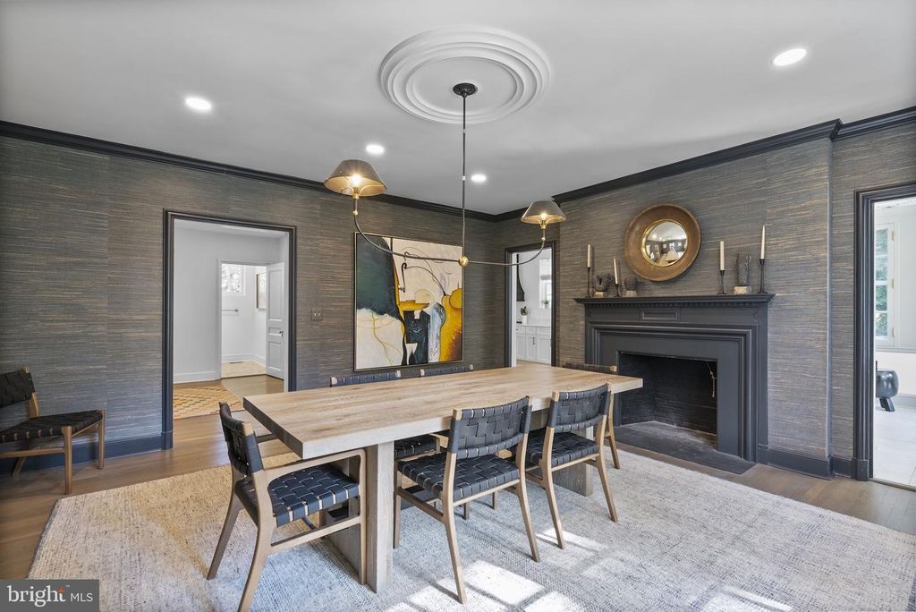 Image 14 of property listing at 203 E HIGHFIELD RD, Baltimore, MD 21218