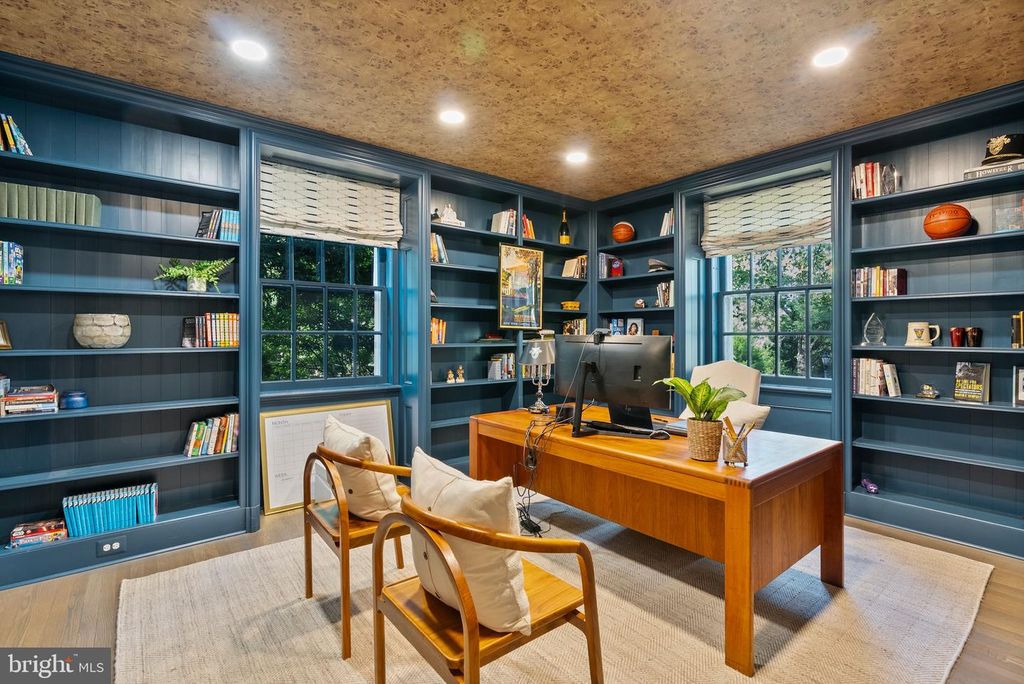 Image 15 of property listing at 203 E HIGHFIELD RD, Baltimore, MD 21218