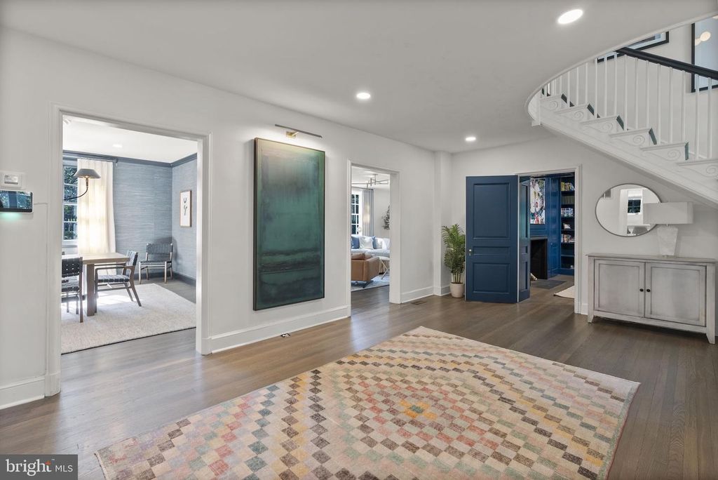 Image 18 of property listing at 203 E HIGHFIELD RD, Baltimore, MD 21218