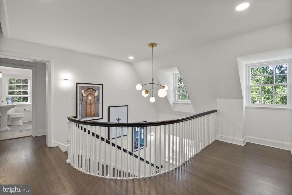 Image 26 of property listing at 203 E HIGHFIELD RD, Baltimore, MD 21218