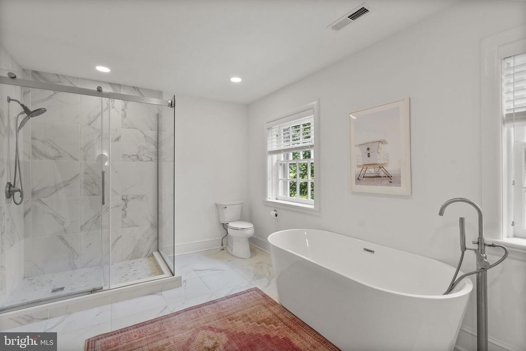 Image 30 of property listing at 203 E HIGHFIELD RD, Baltimore, MD 21218
