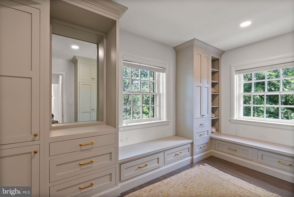 Image 31 of property listing at 203 E HIGHFIELD RD, Baltimore, MD 21218