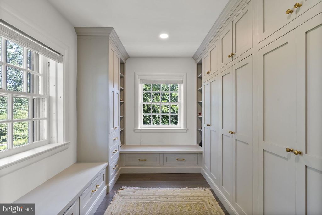 Image 32 of property listing at 203 E HIGHFIELD RD, Baltimore, MD 21218