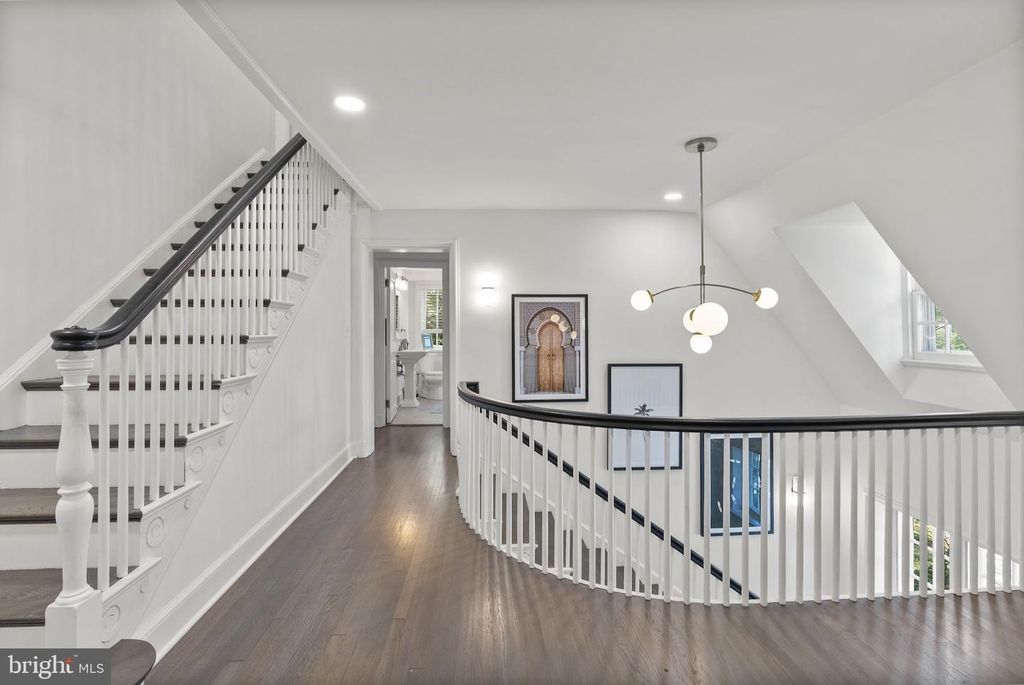 Image 35 of property listing at 203 E HIGHFIELD RD, Baltimore, MD 21218