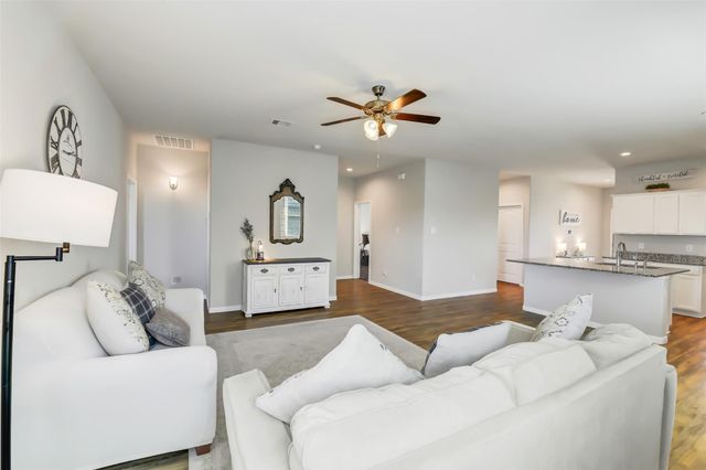 7408 Saint Andrews Drive, Navasota, TX 77868