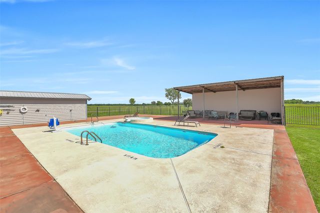 7408 Saint Andrews Drive, Navasota, TX 77868