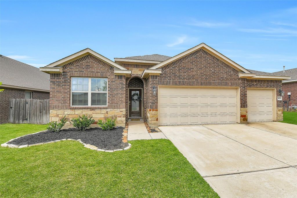 7408 Saint Andrews Drive, Navasota, TX 77868