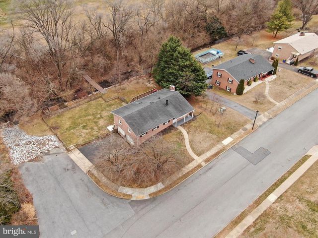 1056 VALLEYBROOK DR, Hagerstown, MD 21742