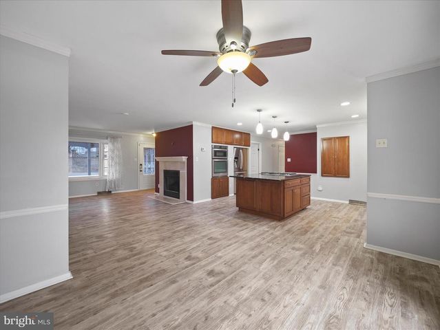 1056 VALLEYBROOK DR, Hagerstown, MD 21742