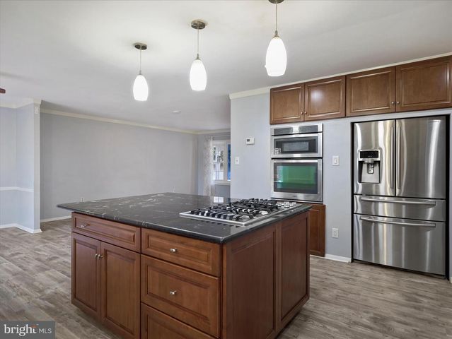 1056 VALLEYBROOK DR, Hagerstown, MD 21742