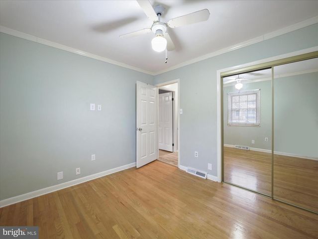 1056 VALLEYBROOK DR, Hagerstown, MD 21742