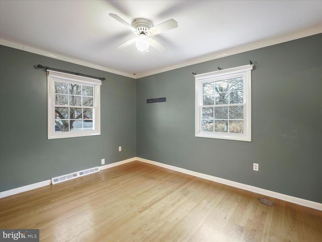 1056 VALLEYBROOK DR, Hagerstown, MD 21742