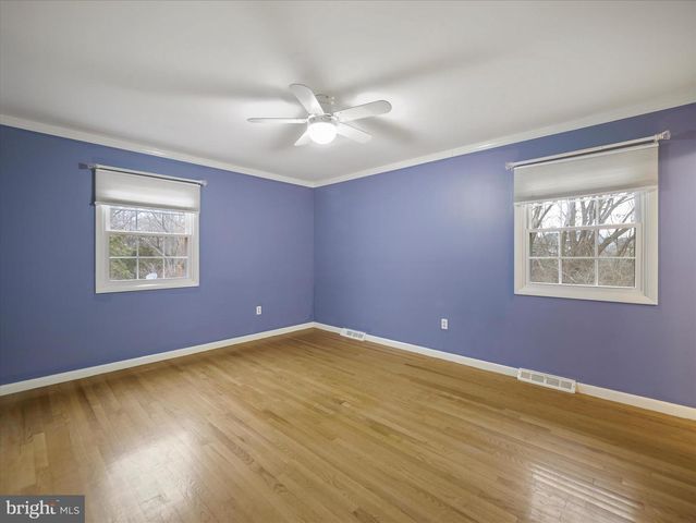 1056 VALLEYBROOK DR, Hagerstown, MD 21742