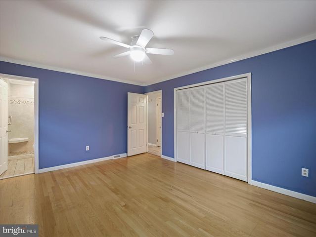 1056 VALLEYBROOK DR, Hagerstown, MD 21742