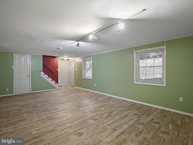 1056 VALLEYBROOK DR, Hagerstown, MD 21742