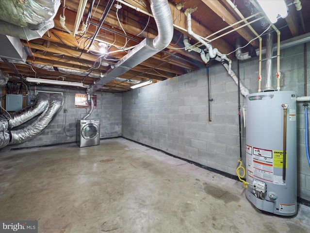 1056 VALLEYBROOK DR, Hagerstown, MD 21742